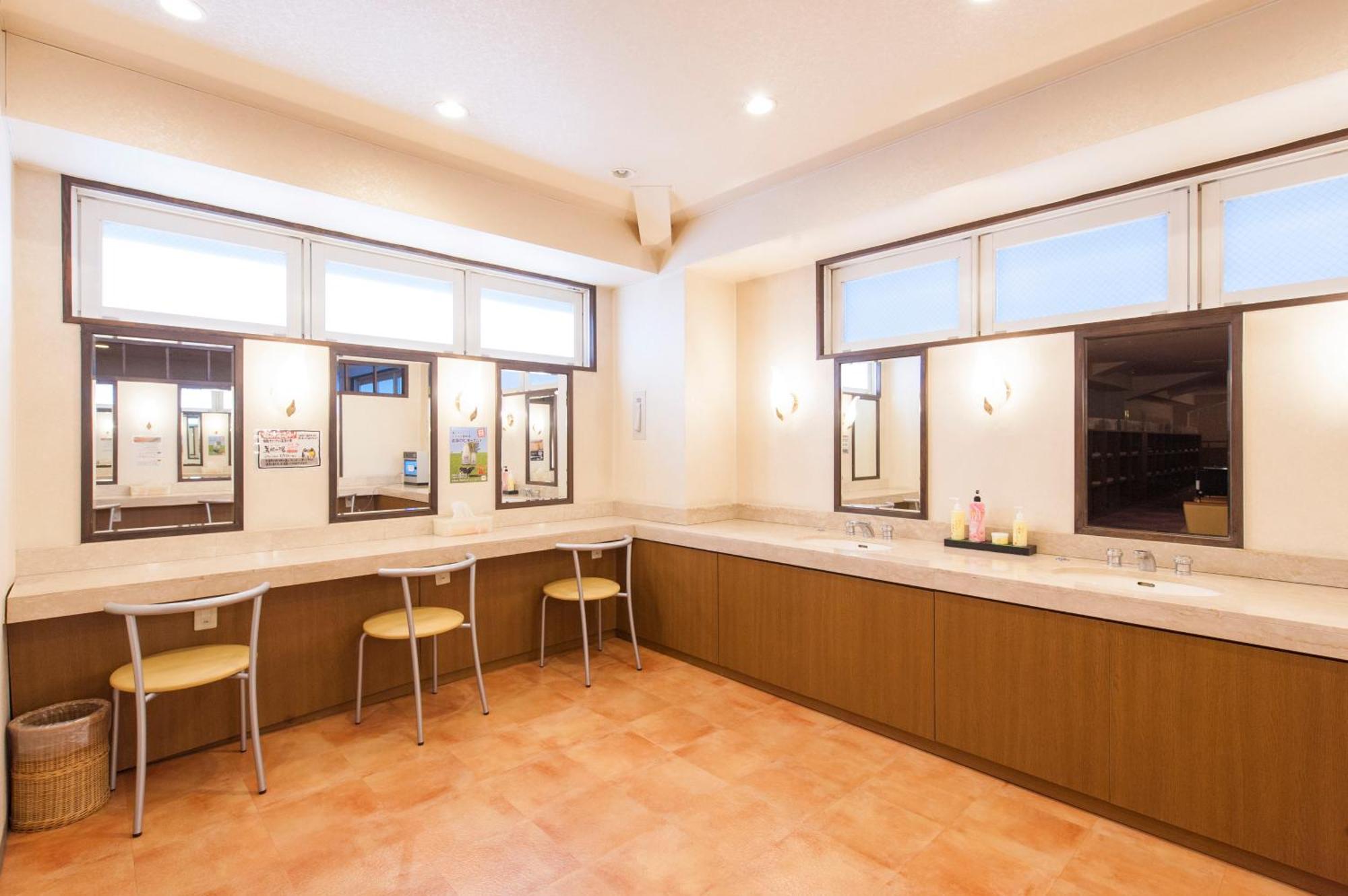 Hana Hotel Fukaya & Spa Buitenkant foto